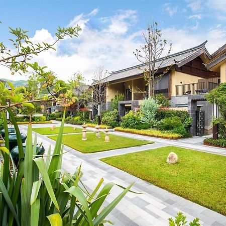 Howard Johnson Jinlin Plaza Lijiang Lijiang  Eksteriør bilde