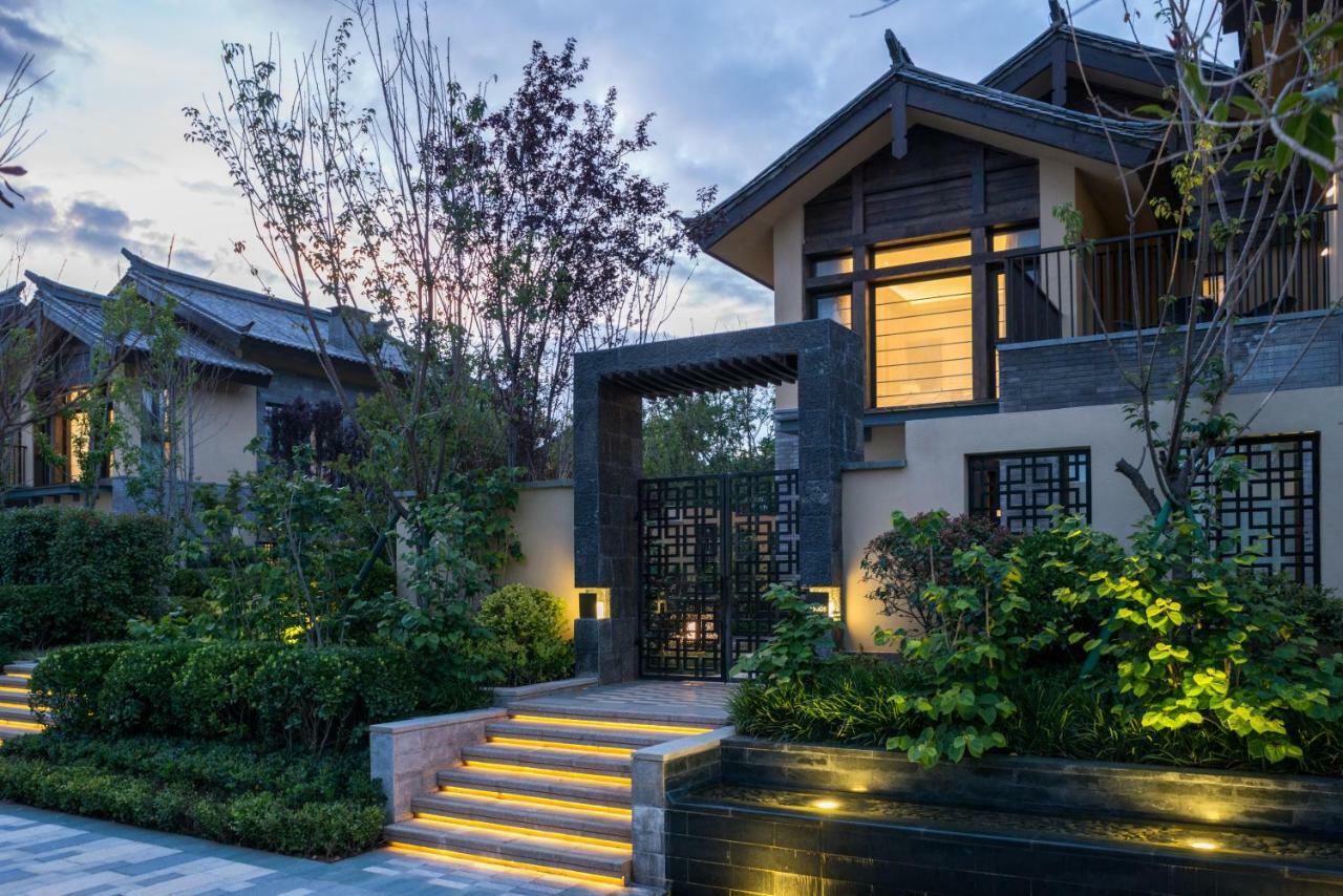 Howard Johnson Jinlin Plaza Lijiang Lijiang  Eksteriør bilde
